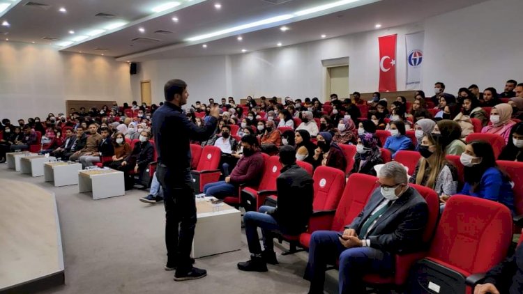 Efiloğlu, öğrencilerle buluştu