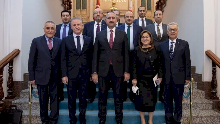 Belediye Başkanı Mehmet Sarı'dan Ankara temasları Belediye Başkanı Mehmet Sarı'dan Ankara temasları