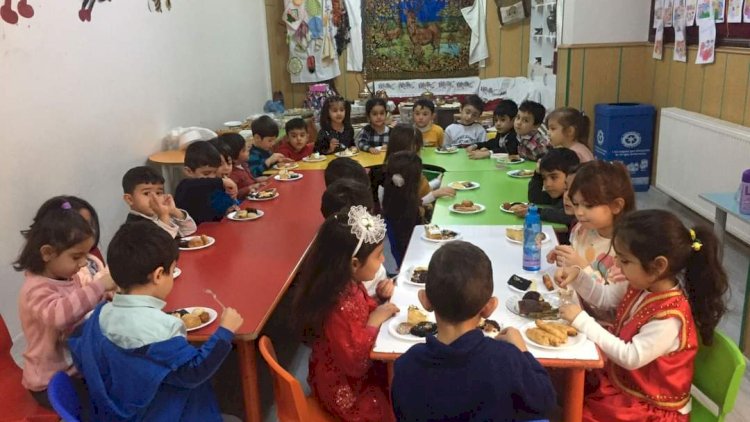 Minik öğrencilerden yerli malı haftası etkinliği Minik öğrencilerden yerli malı haftası etkinliği