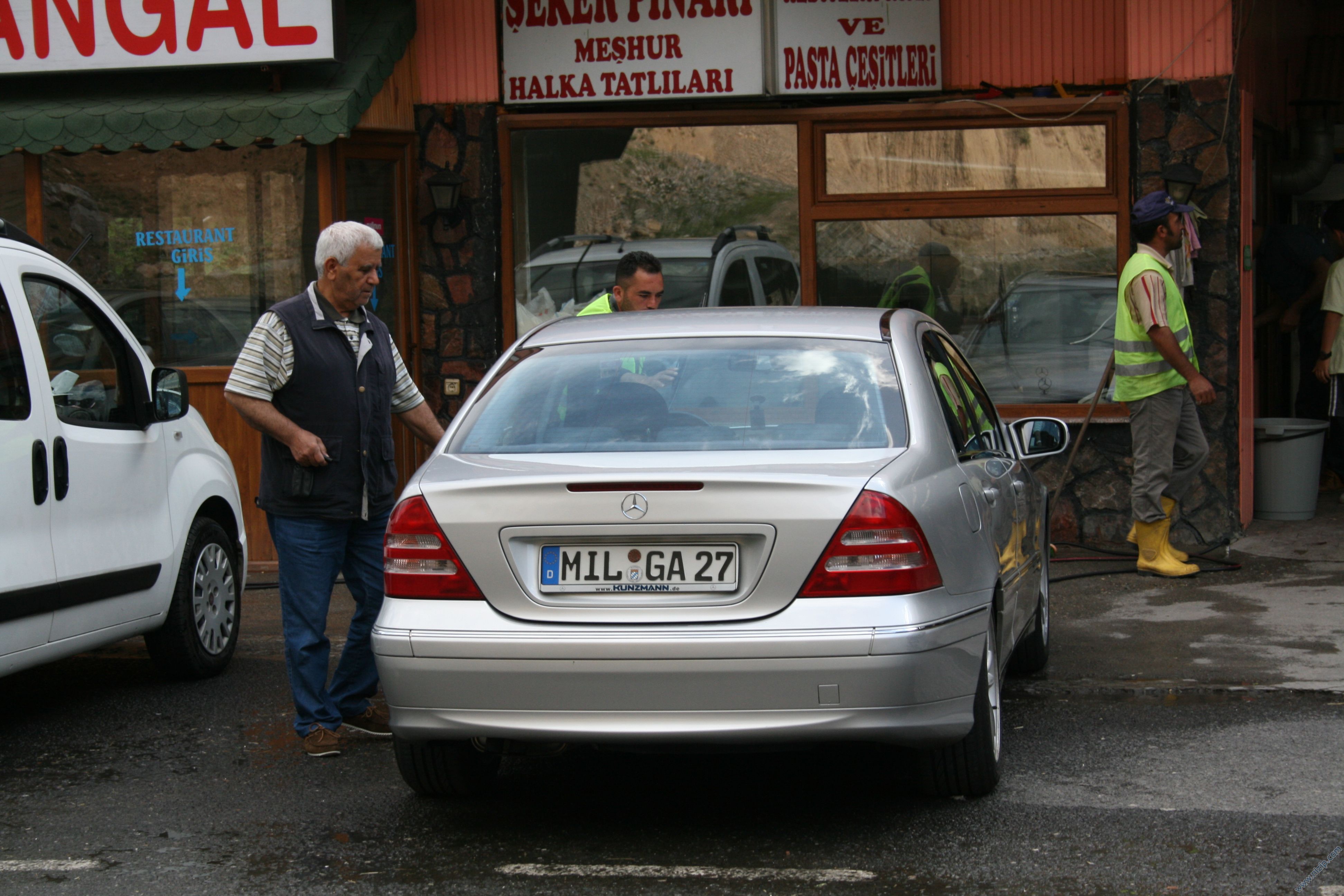 Izin yolculungun son duragi Sekerpinari 