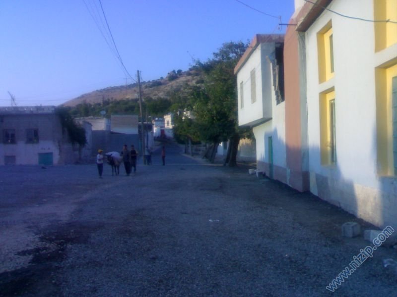 zergil köy meydanı 