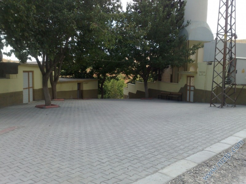 CAMİ ÖNÜ 