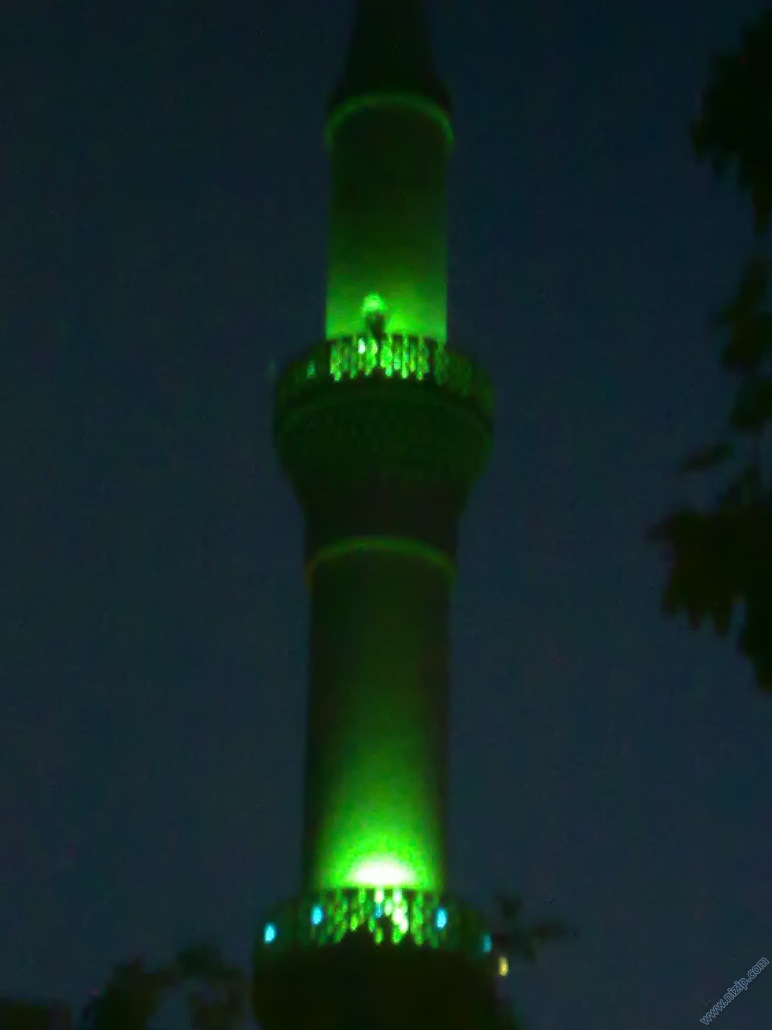 MİNARENİN GECE GÖRÜNÜŞÜ 