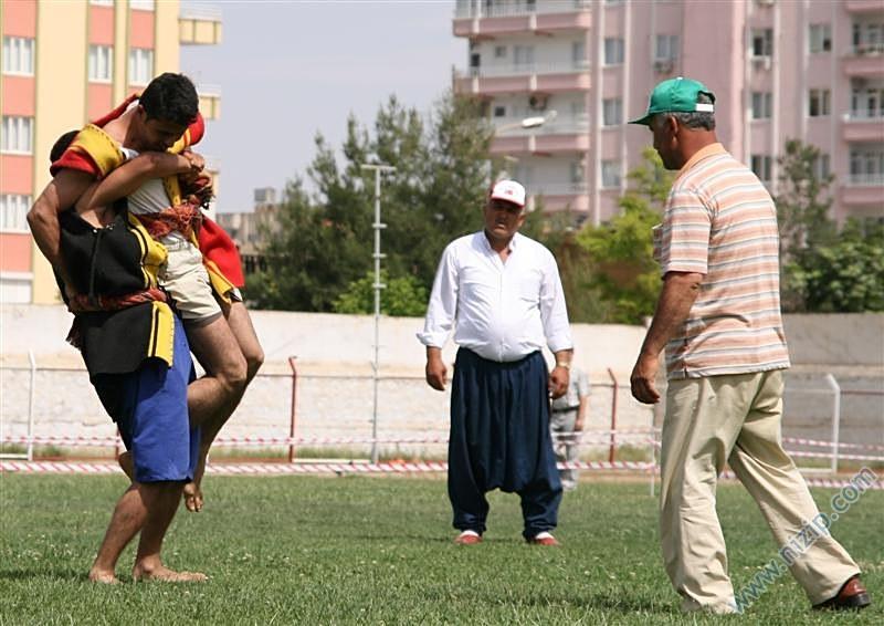 Aşırtmalı Aba Güreşi 