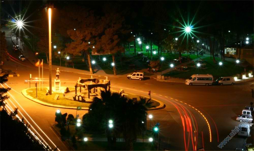 Hükümet Konağı Havuz ve Okan Parkı GEce 