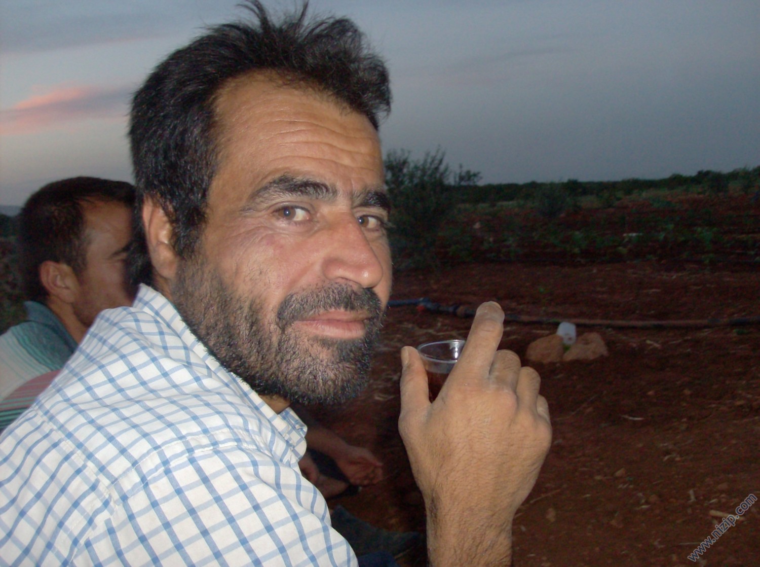 MUSTAFA KILIÇ yabanda çay içme keyfiii 