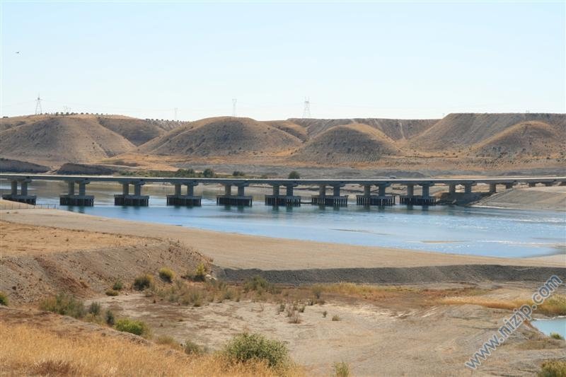 Birecik Baraj Gölü Havzası ve Otoban Köprüsü 