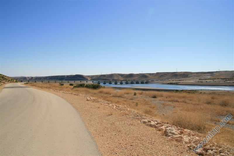 Birecik Baraj Gölü Havzası ve Otoban Köprüsü 