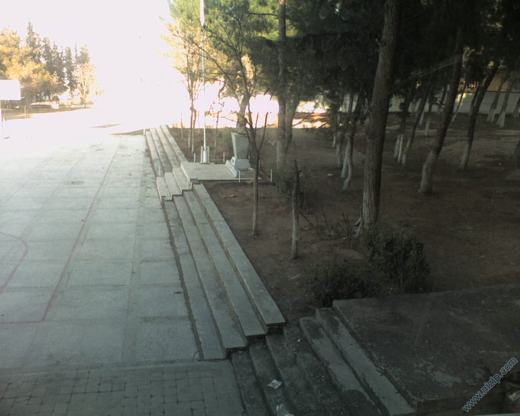Cumhuriyet lisesi bahçesi 