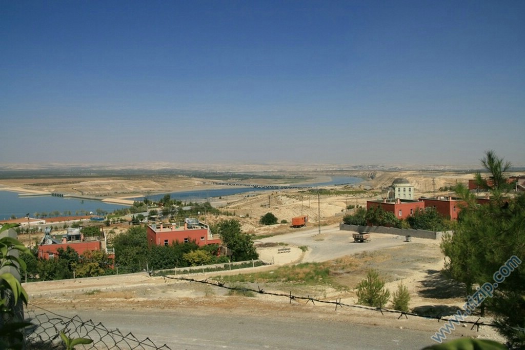Birecik barajı ve Otoban köprüsü belkız köyü 