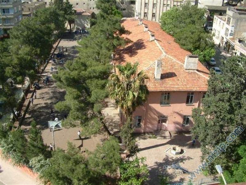 cumhuriyet ilk okulu 