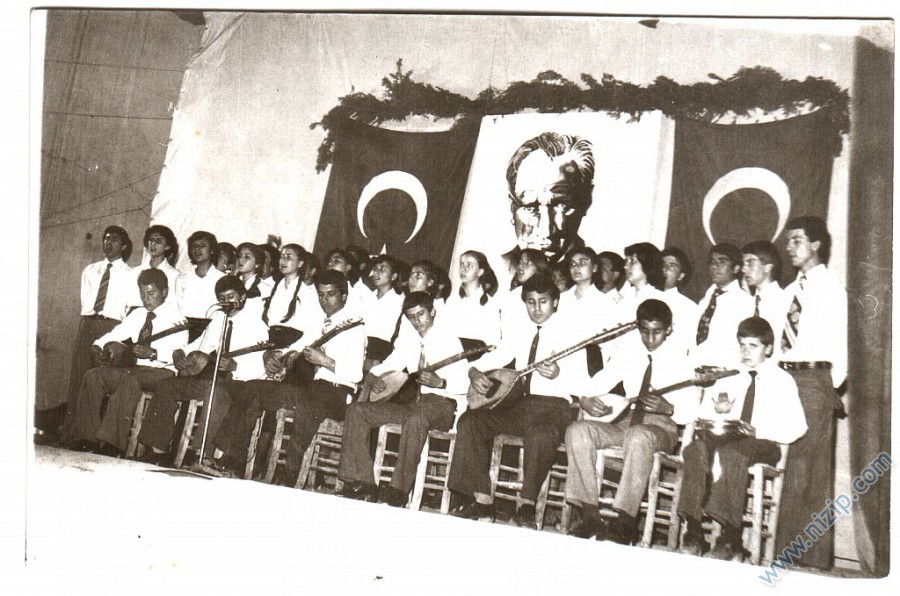 NİZİP LİSESİ 1981 BEKİR AKÇAKOCA (AKÇABAY) 6MAT/B SINIFI 