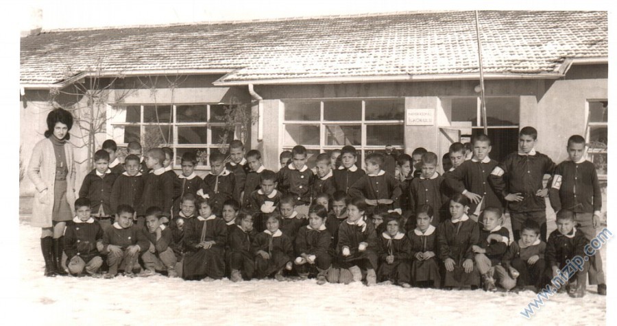 NİZİP LİSESİ 1981 BEKİR AKÇAKOCA (AKÇABAY) 6MAT/B SINIFI 