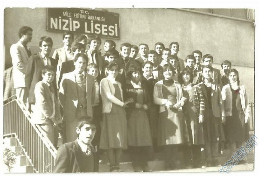 NİZİP LİSESİ 1981 BEKİR AKÇAKOCA (AKÇABAY) 6MAT/B SINIFI 