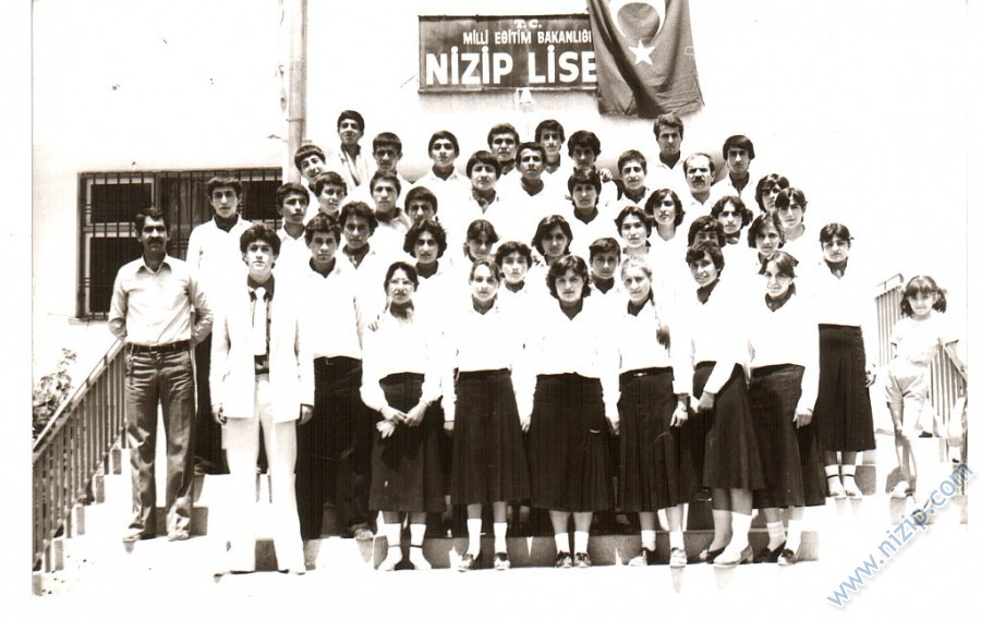 NİZİP LİSESİ 1981 BEKİR AKÇAKOCA (AKÇABAY) 6MAT/B SINIFI 