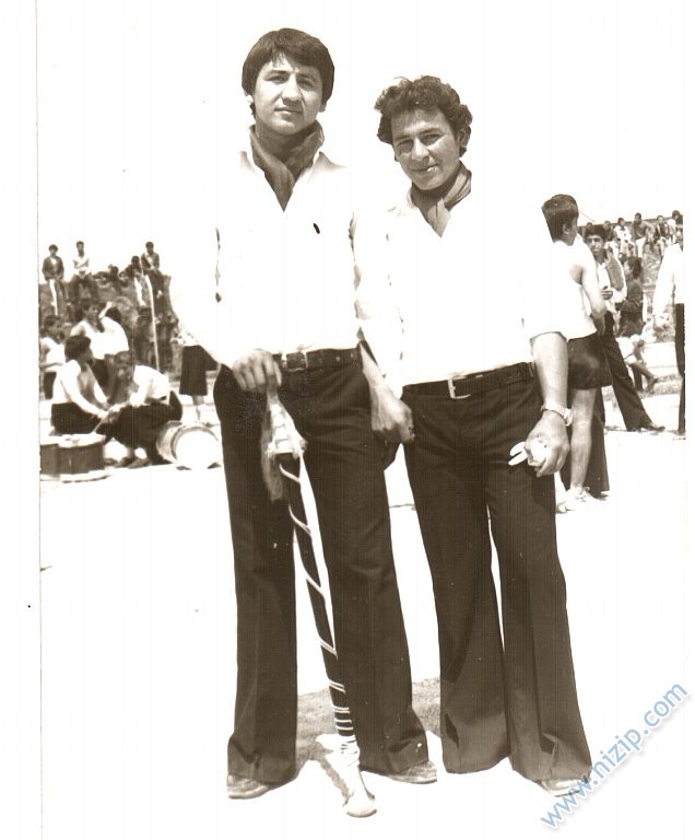 NİZİP LİSESİ 1981 BEKİR AKÇAKOCA (AKÇABAY) 6MAT/B SINIFI 