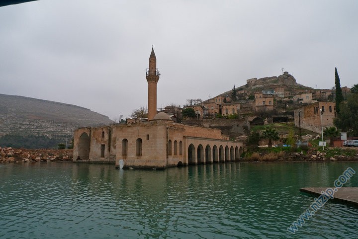 HALFETİ SULAR ALTINDA 