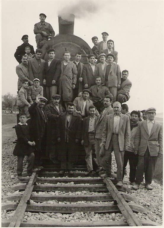 Tren Gelirken Hilmi Şen 