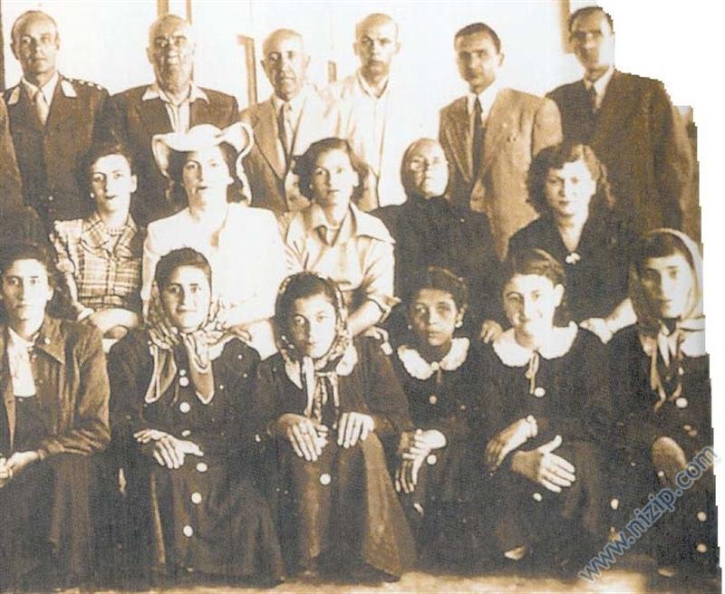 nizipteki öğretmen ve öğrenciler 
