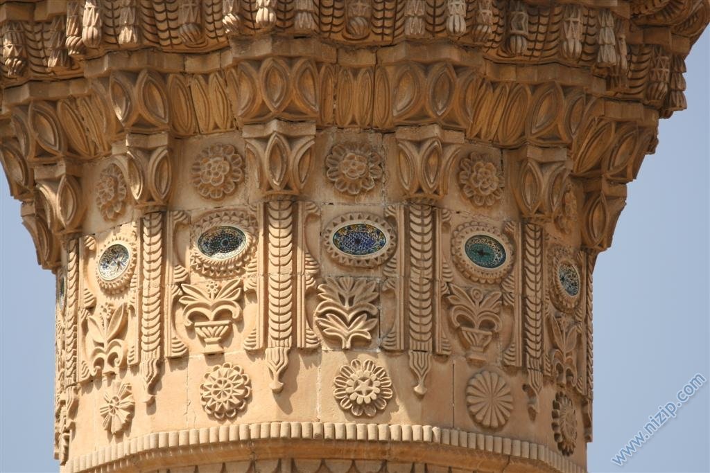 Çarşi camisi minaresindeki Çinilerden 