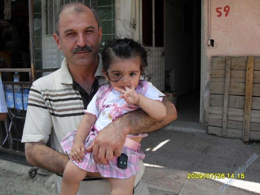 mehmet dogan ve torunu elanur 