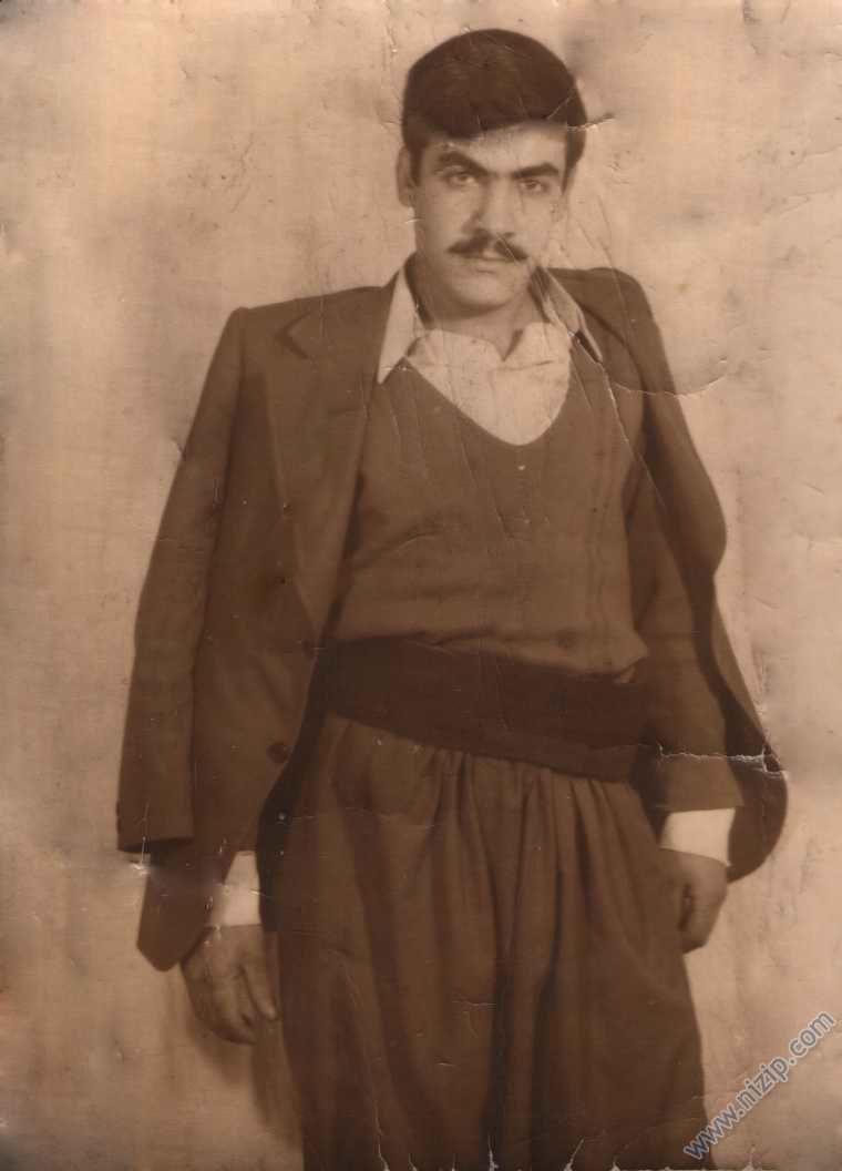 Eski Bir Fotoğraf Müslüm Dokuyucu 