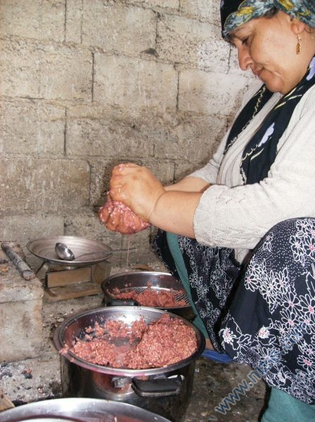 Nar ekşisi Yapımı 1 sıkma işlemi 