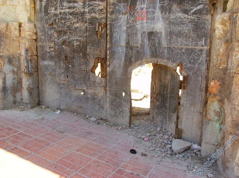 Tarihi Çöp Ev (girişi) 