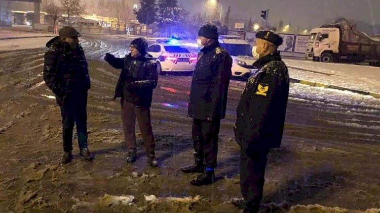 Kaymakam Çağlar, gece boyu çalışmaları takip etti
