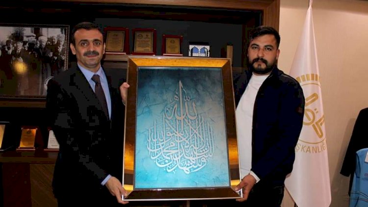 Genç Hayırsever'den Müftü Özçelik'e Ziyaret. Genç Hayırsever'den Müftü Özçelik'e Ziyaret.
