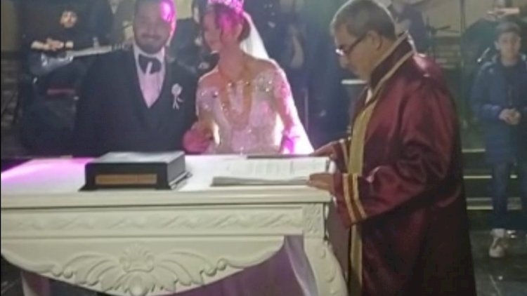 Öztürkmen ve Yaşar ailesinin mutlu günü. Öztürkmen ve Yaşar ailesinin mutlu günü.