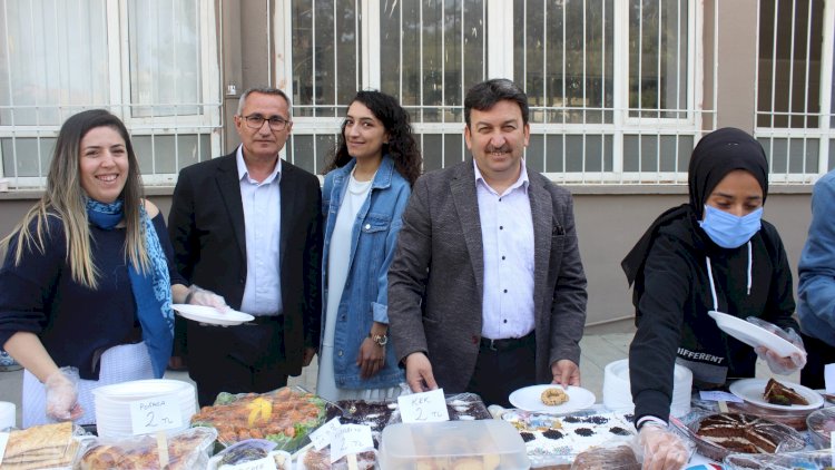 Nizip'te İhtiyaç Sahibi Öğrenciler İçin Kermes Nizip'te İhtiyaç Sahibi Öğrenciler İçin Kermes