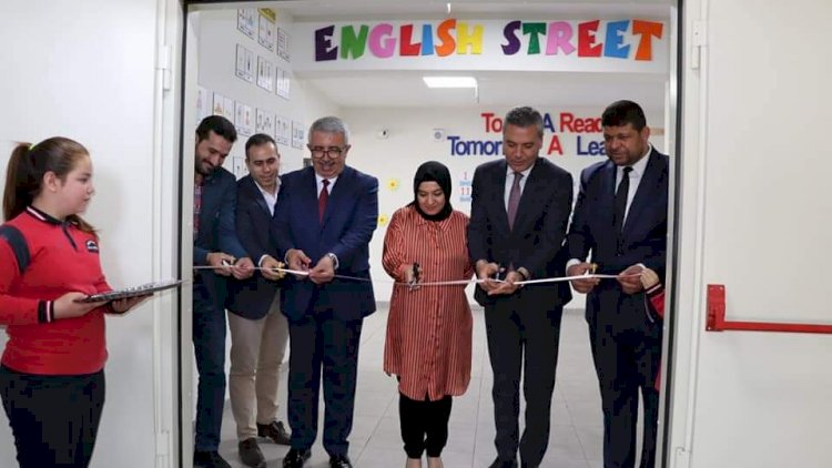 Akçakent İlkokulu ve Ortaokulu'nda Güzel Bir Proje: İngilizce Sokağı