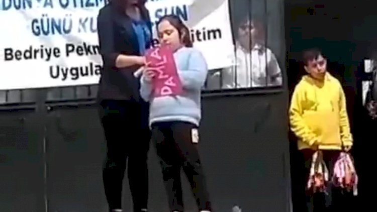 Nizip'te '2 Nisan Dünya Otizm Farkındalık Günü' kutlandı Nizip'te '2 Nisan Dünya Otizm Farkındalık Günü' kutlandı