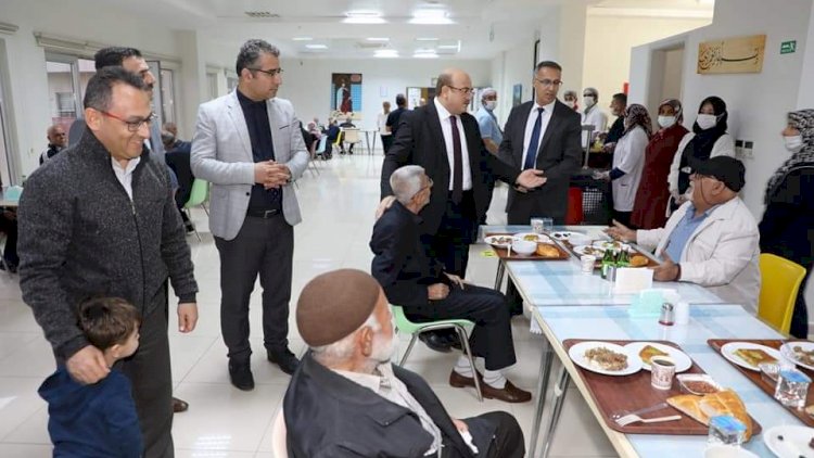Yöneticiler Huzur Evinde iftar yaptı