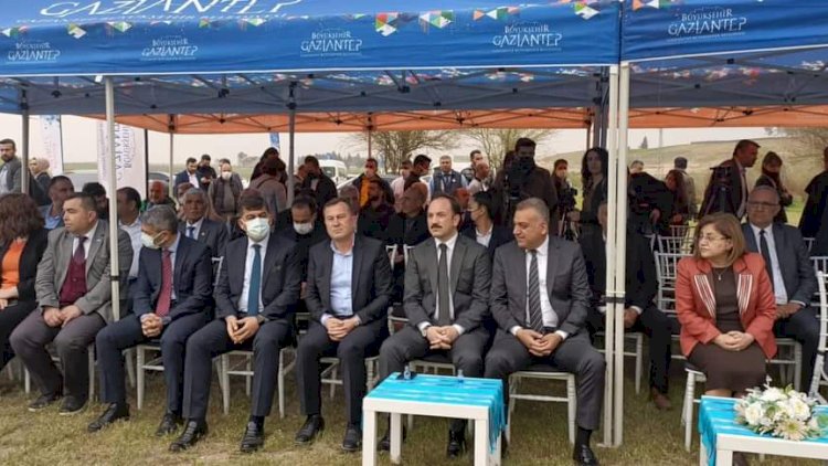Karkamış Antik Kenti'nde Pistoletto'nun 'Üçüncü Bahçe' enstelesayonu açıldı