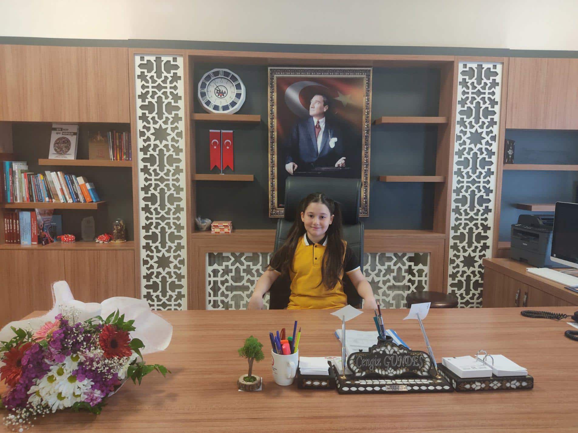 İlçe Milli Eğitim Müdürlüğü Koltuğu Çocuklara Teslim İlçe Milli Eğitim Müdürlüğü Koltuğu Çocuklara Teslim