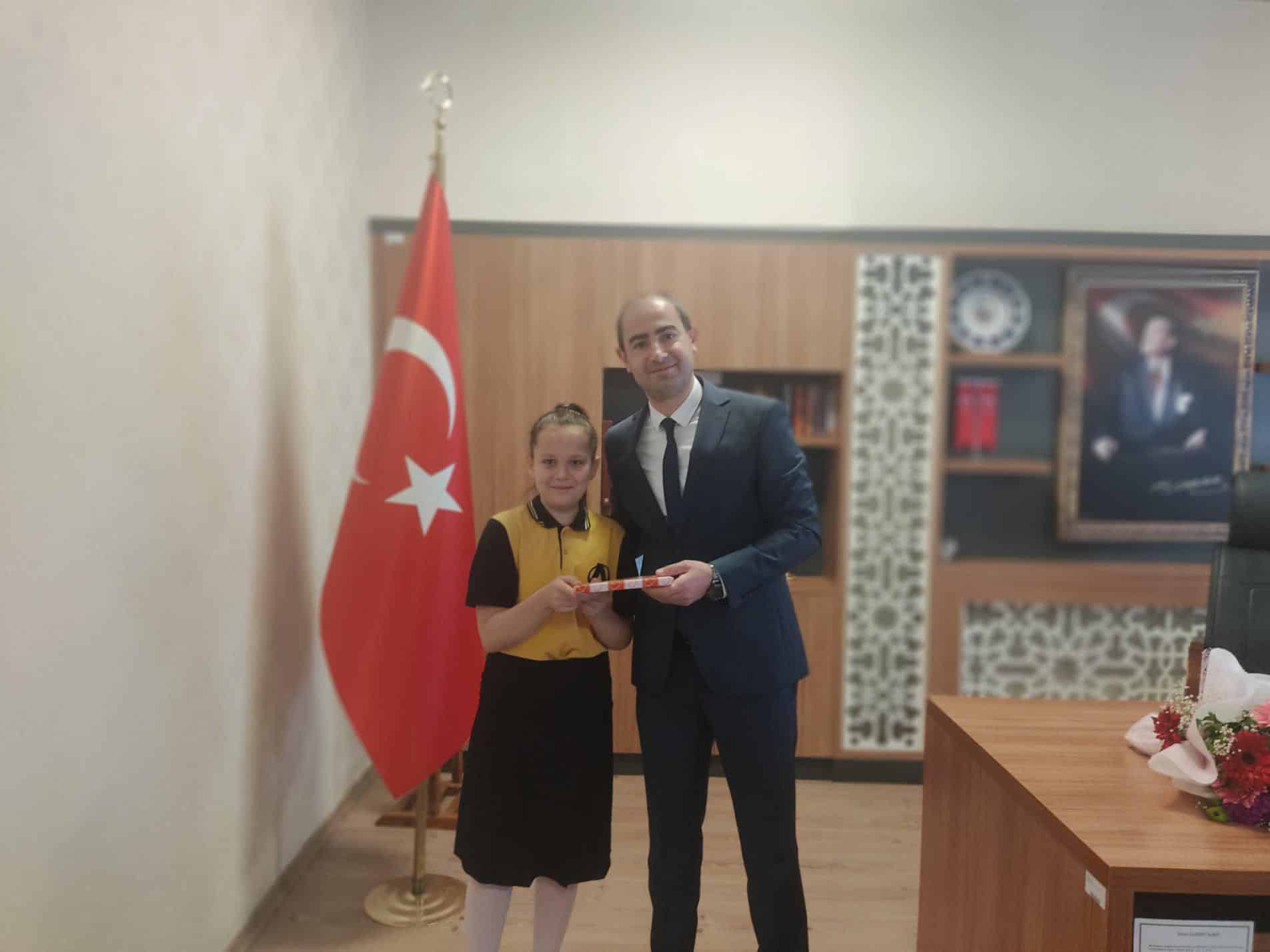 İlçe Milli Eğitim Müdürlüğü Koltuğu Çocuklara Teslim İlçe Milli Eğitim Müdürlüğü Koltuğu Çocuklara Teslim