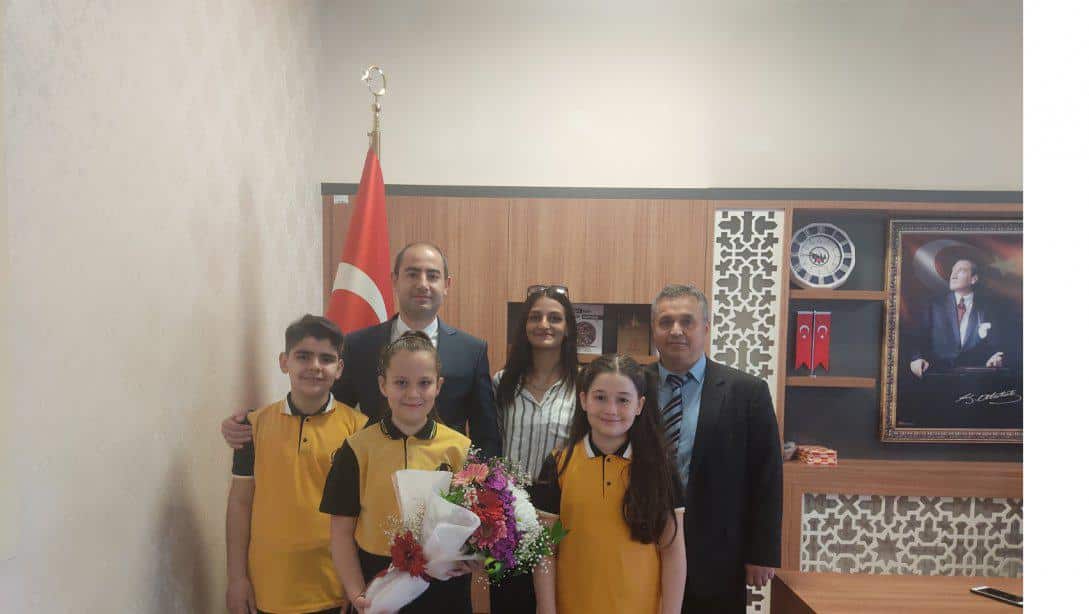 İlçe Milli Eğitim Müdürlüğü Koltuğu Çocuklara Teslim