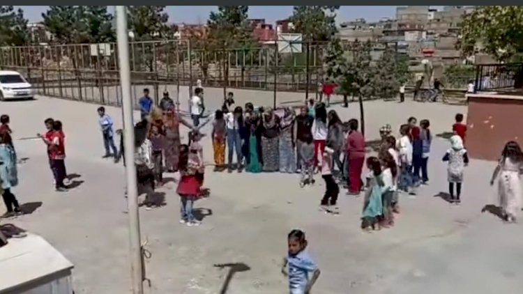 Nizip Zübeyde Fidan Sayın ilkokulu 23 Nisan kutlaması Nizip Zübeyde Fidan Sayın ilkokulu 23 Nisan kutlaması