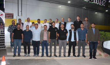 Erkunt Traktör Çalışanları İftarda Buluştu Erkunt Traktör Çalışanları İftarda Buluştu