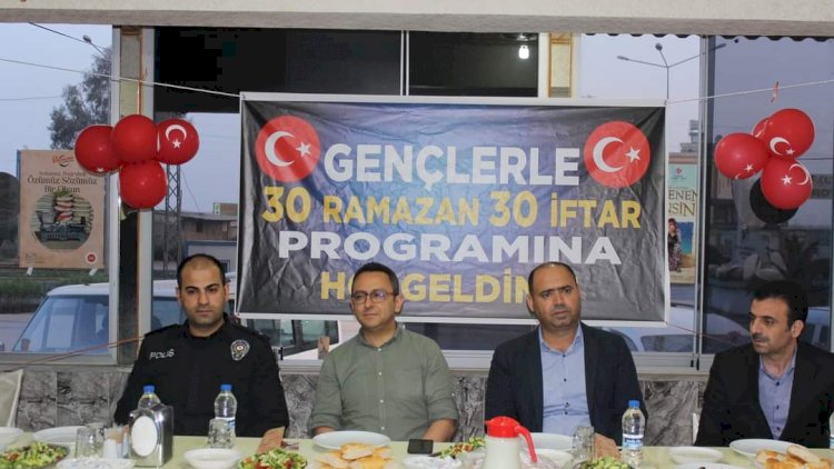 Nizip’te İftar sofrasında buluşdular Nizip’te İftar sofrasında buluşdular