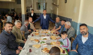 Alkurt, vatandaşlar ile kahvaltıda buluştu Alkurt, vatandaşlar ile kahvaltıda buluştu