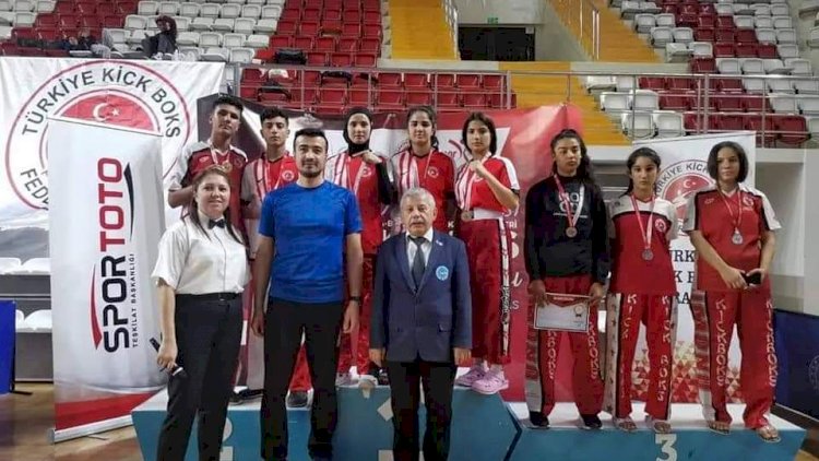 Nizip'li Sporcu Kick Boks'ta Dünya Şampiyonu oldu