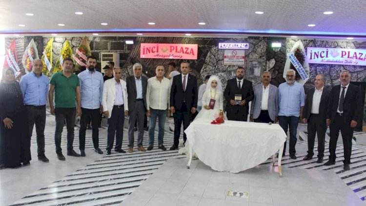 Kılıçparlar ve Kurt Ailesinin Mutlu Günü Kılıçparlar ve Kurt Ailesinin Mutlu Günü