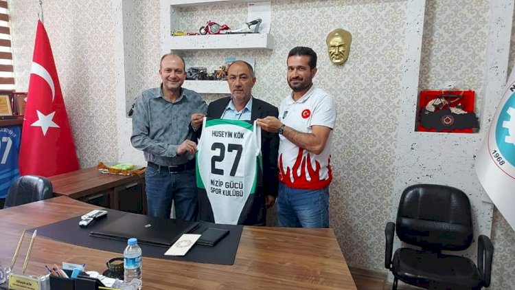 Nizip Gücü Spor Kulübü Forma Hediye Etti Nizip Gücü Spor Kulübü Forma Hediye Etti