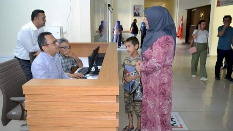 Kaymakam Çağlar, Açık Kapı'da vatandaşları dinledi* Kaymakam Çağlar, Açık Kapı'da vatandaşları dinledi*