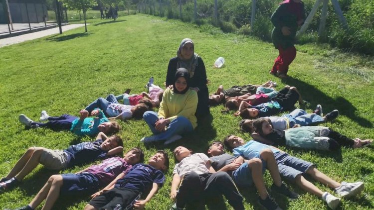 Kur’an kursu öğrencilerinin piknik keyfi
