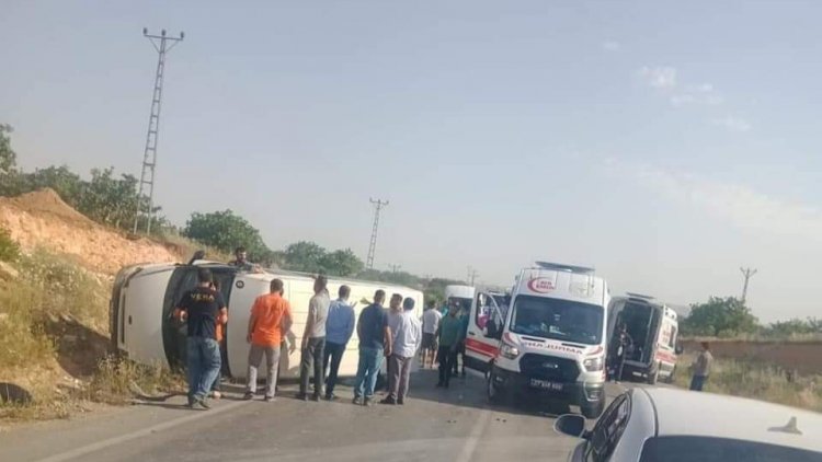 Hatalı sollama kaza getirdi! Çok sayıda yaralı var..