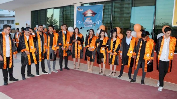 Artı Eğitim Kurumları'ndan mezuniyet coşkusu Artı Eğitim Kurumları'ndan mezuniyet coşkusu